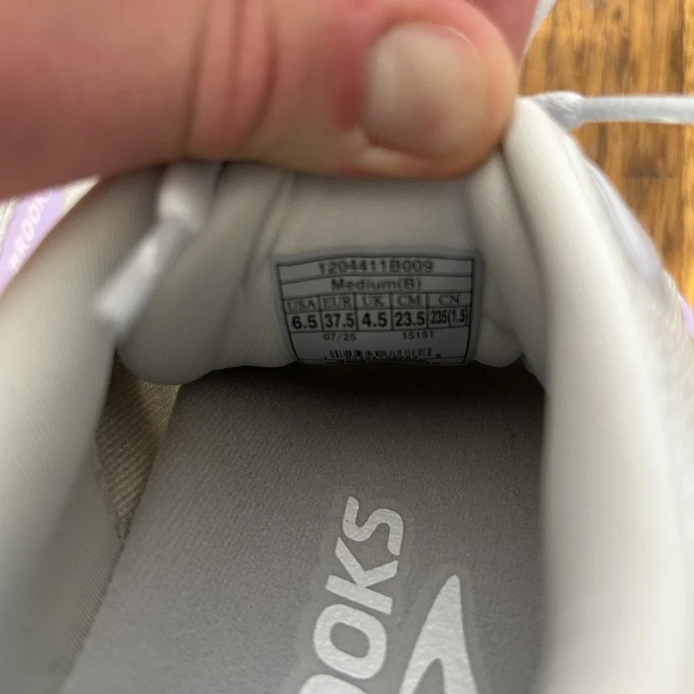 Brooks womens size